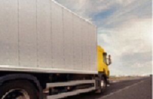 Protectores laterales de aluminio disminuyen accidentes fatales de tránsito
