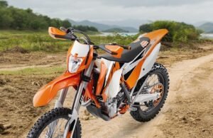 KTM se reinventa para presentar la nueva generación de enduro, las EXC 2017
