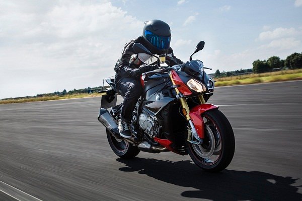 BMW-MOTORRAD-800-Y-1000