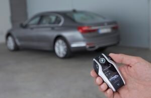 BMW Serie 7 ofrece parqueo mediante control a distancia