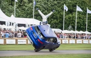 Jaguar F-Pace realiza una dramática y emocionante acrobacia de dos ruedas en Goodwood