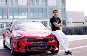 Kia entrega un Stinger a Rafael Nadal