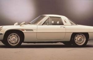 Mazda celebra el 50º aniversario del lanzamiento de su primer modelo con motor rotativo