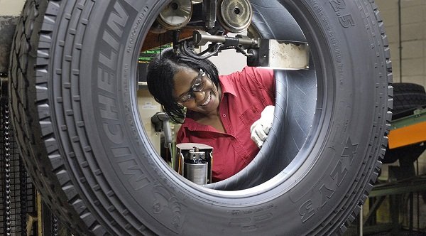 MICHELIN-REENCAUCHE-LLANTAS