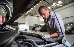 Nissan reconoce el desempeño de sus mejores técnicos, asesores de servicio, latoneros y pintores en Colombia