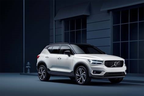 VOLVO-XC40