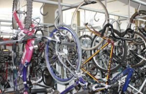 Más de 1.000 parqueaderos no cumplen con normas de estacionamiento para bicicletas en Bogotá