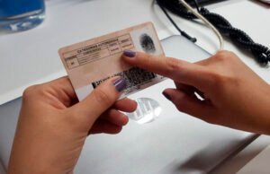 Conozca las implicaciones penales por utilizar licencias de conducción falsas