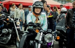 La mujeres son mejores motociclistas según estudio