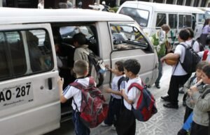 ¿Quién conduce la ruta escolar de sus hijos?