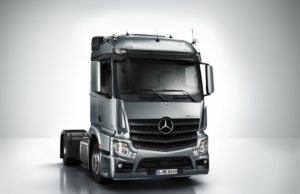Daimler Colombia lanza al mercado dos nuevos pesados