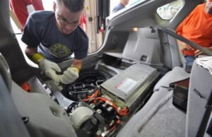 Los retos del taller frente a vehículos eléctricos e híbridos
