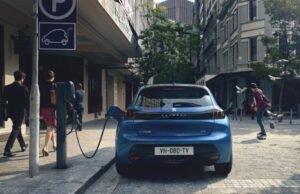 Futurista y joven, así es el nuevo Peugeot 208
