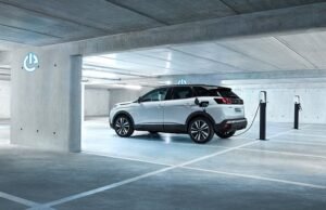 Peugeot presenta el nuevo SUV PEUGEOT 3008 GT HYBRID4
