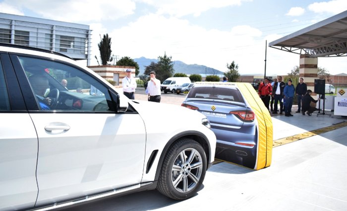 Sistema de Frenado de Emergencia Autónomo BMW X5 en Cesvi Colombia