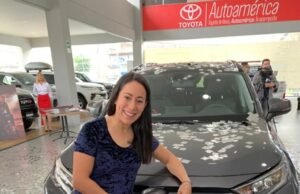 Mariana Pajón embajadora de la marca Toyota recibe oficialmente la RAV4