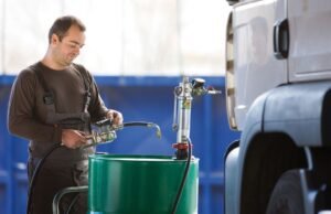 Su carro puede estar en riesgo y usted no lo sabe: este fluido vence cada 2 años