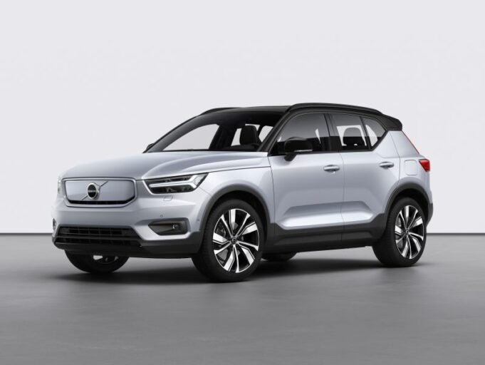 259191_Volvo_XC40_Recharge_P8_AWD_in_Glacier_Silver-e1571420646498