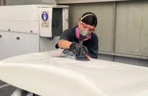 El taller rompe barreras de género, la presencia de la mujer en la reparación