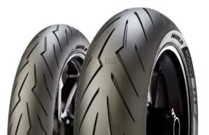 Llega la edición especial de la Super Naked Z400 equipada con llantas Pirelli Diablo Rosso III