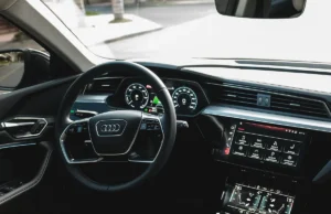 Audi celebra que ya hay 100 vehículos e-tron, su primer modelo 100% eléctrico, rodando por las calles de Colombia