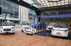 Presentan el taxi 100 % eléctrico e-cab marca Dongfeng que revolucionará el segmento de trasporte público individual en el país