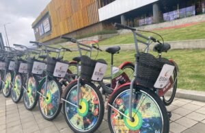 Parqueadero para bicicletas gratuitos que El Edén Centro Comercial dispone en el Día Sin Carro