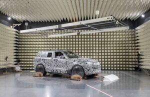 Jaguar Land Rover se prepara para un futuro electrificado