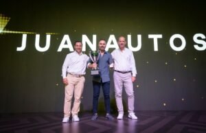 MOTOCOSTA DE BARRANQUILLA Y JUANAUTOS DE CARTAGENA RECIBIERON EL GALARDÓN ‘DEALER OF THE YEAR’ DE RENAULT