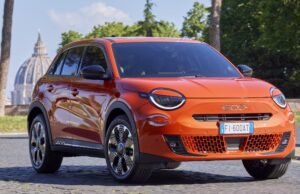 El Nuevo Fiat 600 Eléctrico y dEmo sorprenden en la Semana del Arte de Madrid