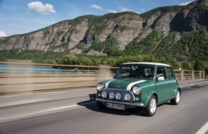 La historia del color British Racing Green, el icónico acabado de pintura de MINI