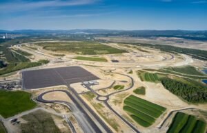 BMW Group abre sitio de pruebas para conducción y estacionamiento automatizados en Sokolov, República Checa