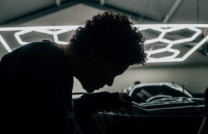 Se revelan los primeros diseños para el BMW Art Car de Julie Mehretu