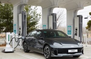 Hyundai Motor Group muestra un nuevo robot de carga automática para vehículos eléctricos