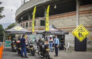 AKT refuerza su compromiso por la seguridad vial con su campaña “Mi familia me espera”