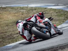 Bridgestone lanza la llanta lisa para moto RACING BATTLAX V03: máximo agarre, precisión y rendimiento en pista