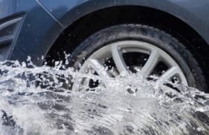 Cuidado con la lluvia, se incrementa el peligro en las vías por hidroplaneo