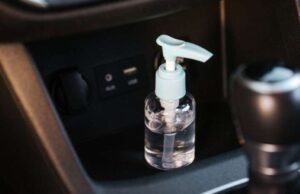 Dejar alcohol en gel dentro del vehículo no genera peligro según estudio