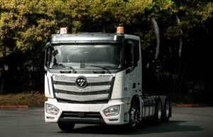 EDINSA, operador de transporte para Postobón, recibió el Premio Colfecar Verde 2025 por su apuesta por la movilidad sostenible con hidrógeno