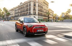 MINI devela dos estrenos mundiales en el Mondial de l’Automobile 2024 en París